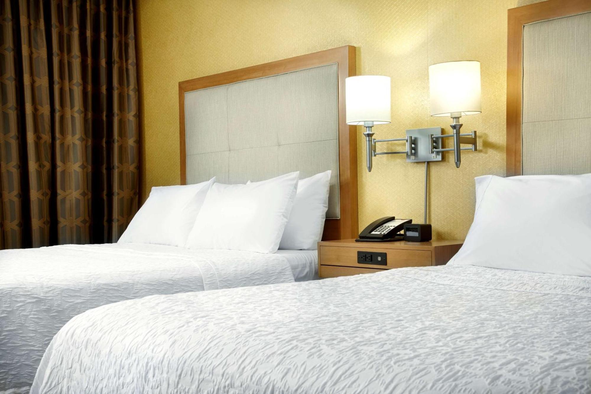 Hampton Inn & Suites Pittsburgh Airport South/Settlers Ridge Robinson Township Esterno foto