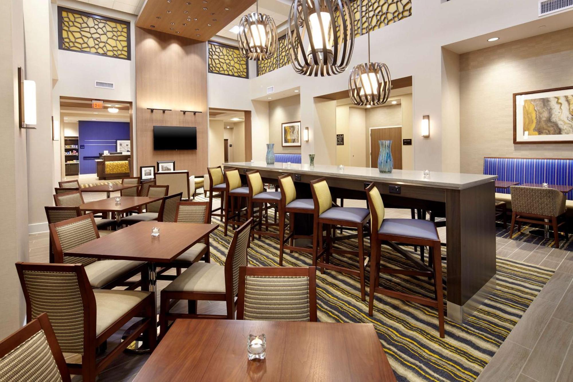 Hampton Inn & Suites Pittsburgh Airport South/Settlers Ridge Robinson Township Esterno foto
