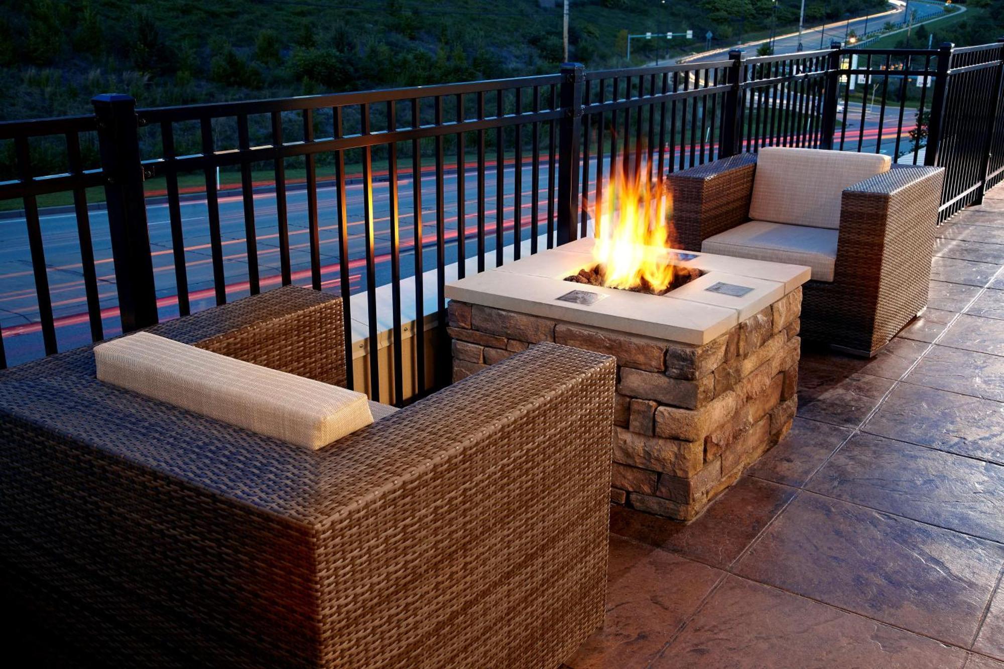 Hampton Inn & Suites Pittsburgh Airport South/Settlers Ridge Robinson Township Esterno foto